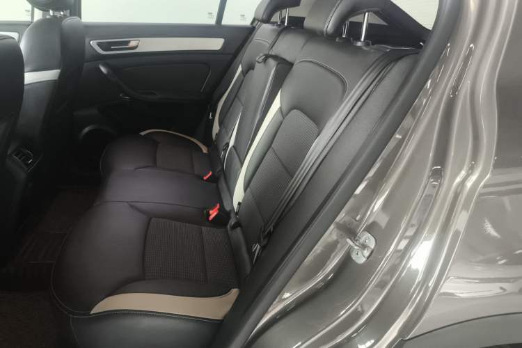 Used Qoros 5 2018 1.6T Automatic Prestige Model Interior 4