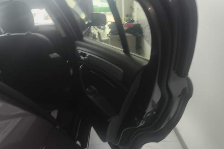 Used Qoros 5 2018 1.6T Automatic Prestige Model Interior 6