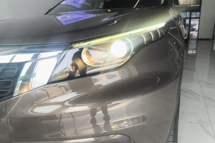 Used Qoros 5 2018 1.6T Automatic Prestige Model Left Front Headlight
