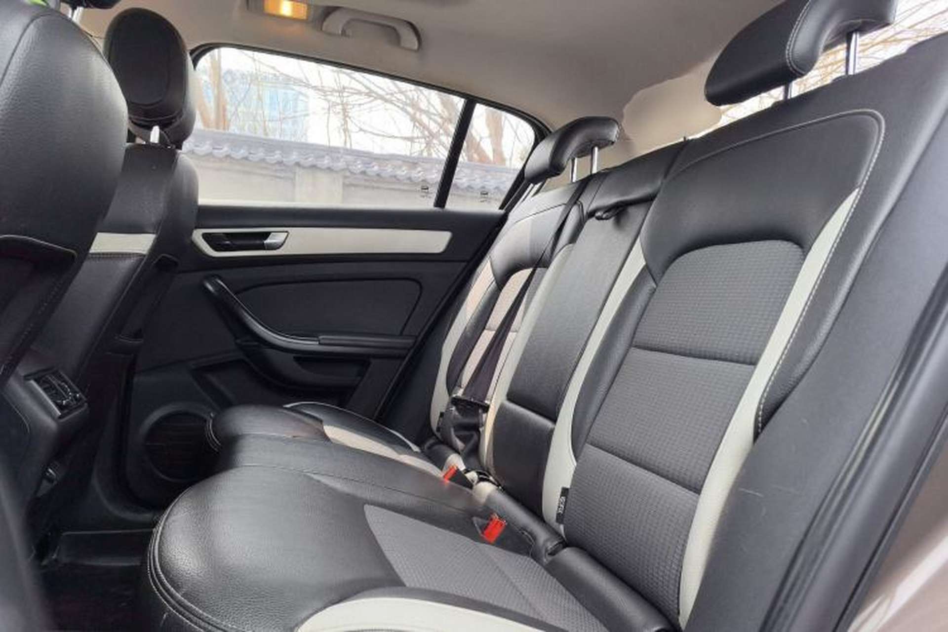 Used Qoros 5 2018 Revised 1.6T Automatic Luxury Version Left Rear Seat