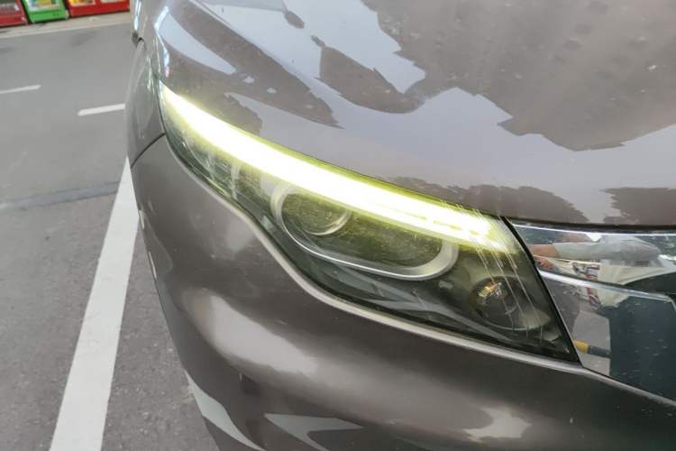 Used Qoros 5 2018 Revised 1.6T Automatic Luxury Version Right Front Headlight