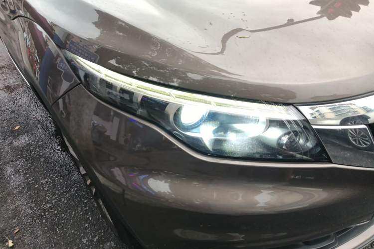 Used Qoros 5 2018 1.6T Automatic Prestige Model Right Front Headlight