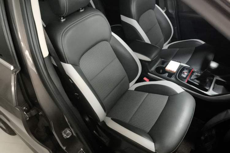 Used Qoros 5 2018 1.6T Automatic Prestige Model Right Front Seat