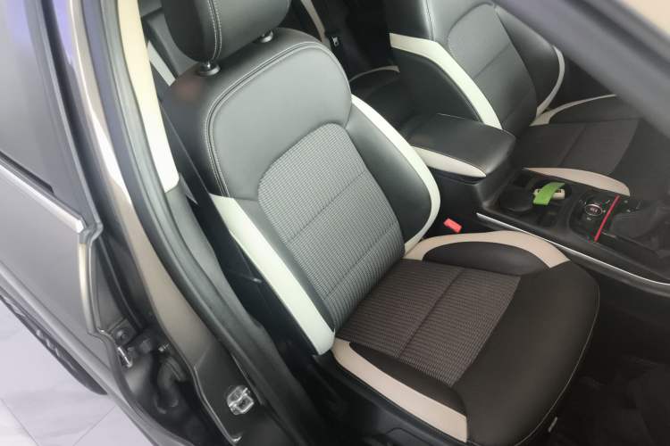 Used Qoros 5 2018 1.6T Automatic Prestige Model Right Front Seat