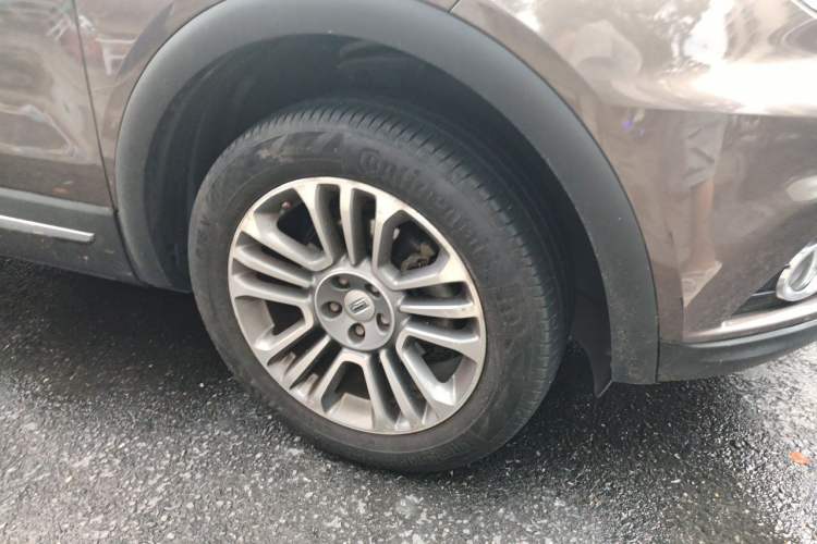 Used Qoros 5 2018 1.6T Automatic Prestige Model Right Front Wheel Hub