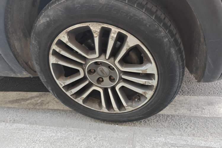 Used Qoros 5 2018 1.6T Automatic Prestige Model Right Front Wheel Hub