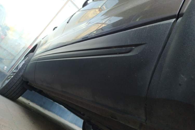 Used Qoros 5 2018 Revised 1.6T Automatic Luxury Version Right Side Sill