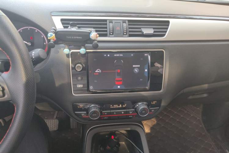 Used Qoros 5 2018 1.6T Automatic Prestige Model Audio And AC Panel