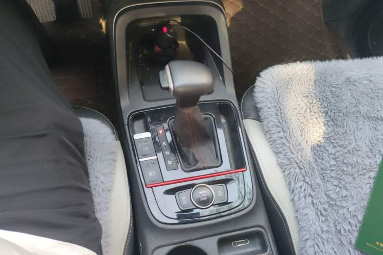 Used Qoros 5 2018 1.6T Automatic Prestige Model Gear Lever