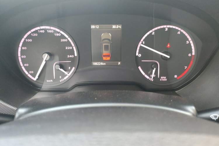 Used Qoros 5 2018 1.6T Automatic Prestige Model Odometer Close Up