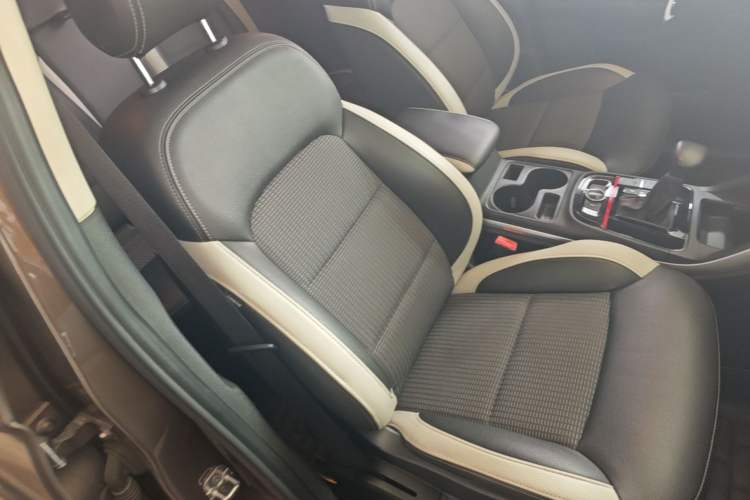 Used Qoros 5 2018 Revised 1.6T Automatic Luxury Version Right Front Seat