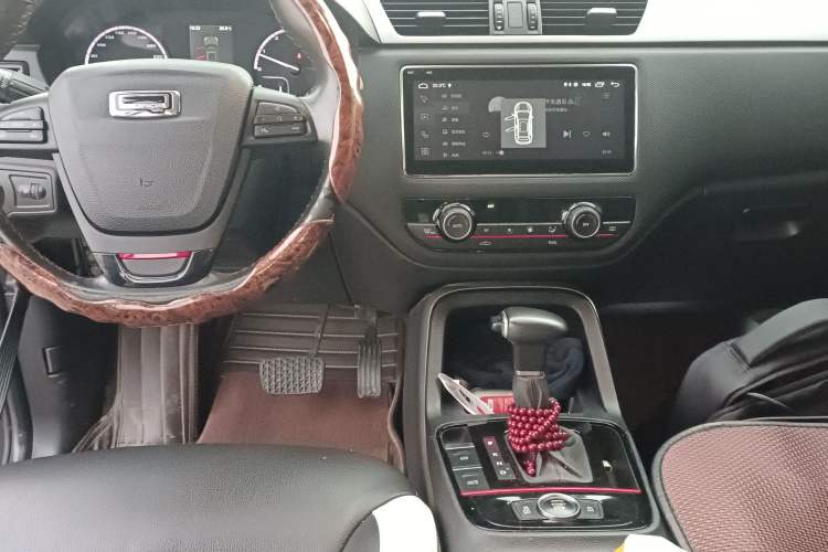 Used Qoros 5 2018 1.6T Automatic Prestige Model Audio And AC Panel