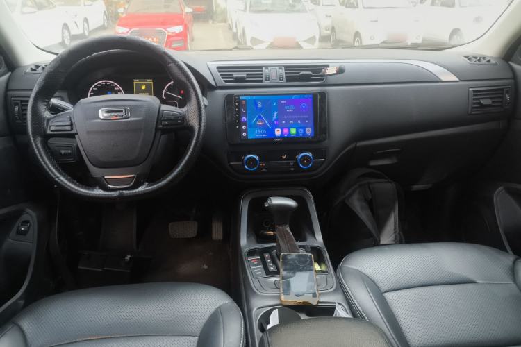 Used Qoros 5 2018 1.6T Automatic Leading Model Center Console