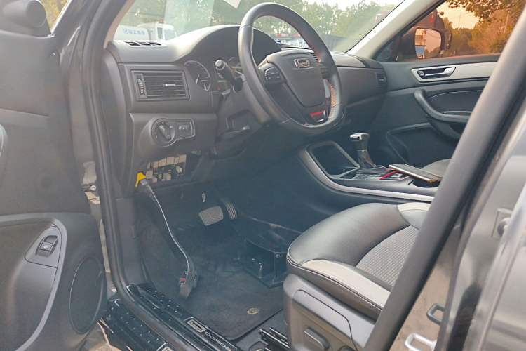 Used Qoros 5 2018 Revised 1.6T Automatic Luxury Version Driver Seat