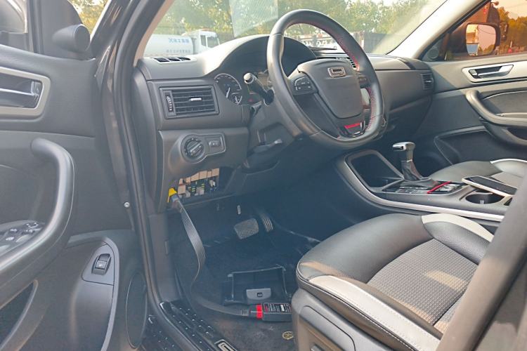 Used Qoros 5 2018 Revised 1.6T Automatic Luxury Version Driver Seat