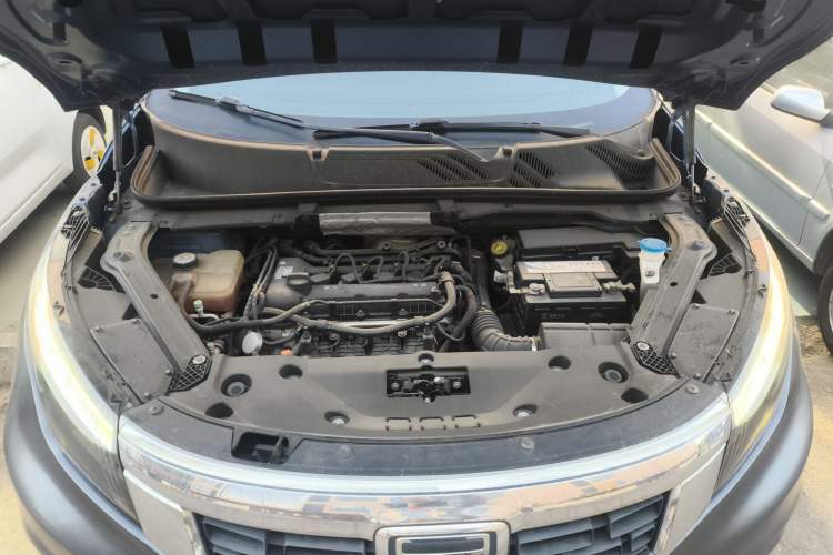 Used Qoros 5 2018 1.6T Automatic Leading Model Engine Bay