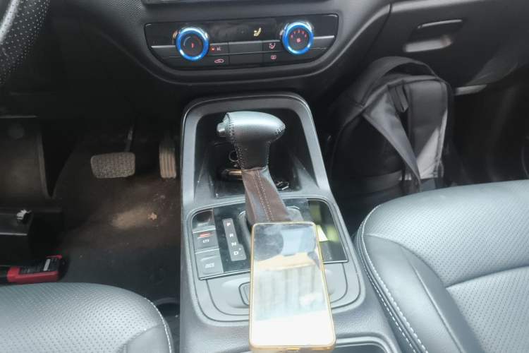 Used Qoros 5 2018 1.6T Automatic Leading Model Gear Lever