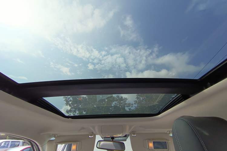 Used Qoros 5 2018 Revised 1.6T Automatic Luxury Version Headliner