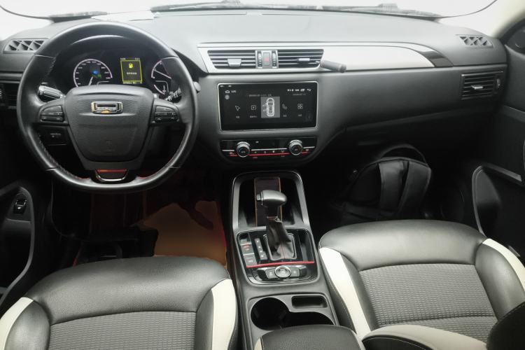 Used Qoros 5 2018 Revised 1.6T Automatic Luxury Version Interior 2