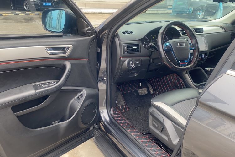 Used Qoros 5 2018 1.6T Automatic Prestige Model Interior 2