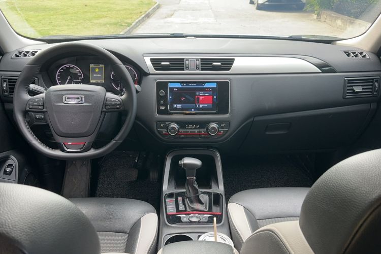 Used Qoros 5 2018 1.6T Automatic Prestige Model Interior 3