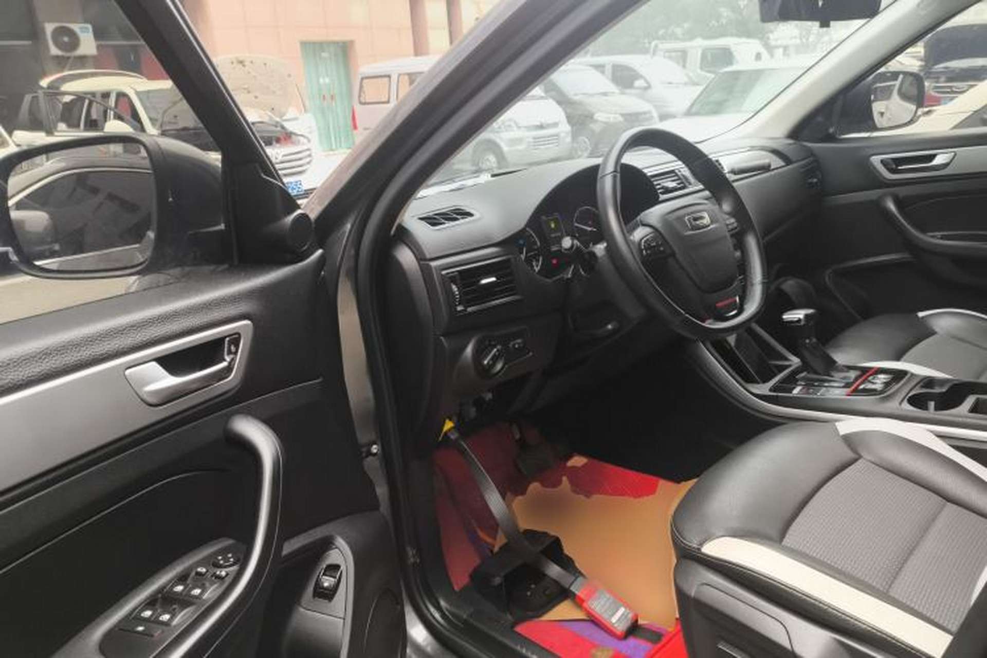 Used Qoros 5 2018 Revised 1.6T Automatic Luxury Version Interior 3