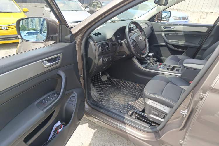 Used Qoros 5 2018 Revised 1.6T Automatic Luxury Version Interior 3