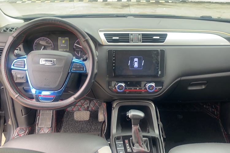 Used Qoros 5 2018 1.6T Automatic Prestige Model Interior 3