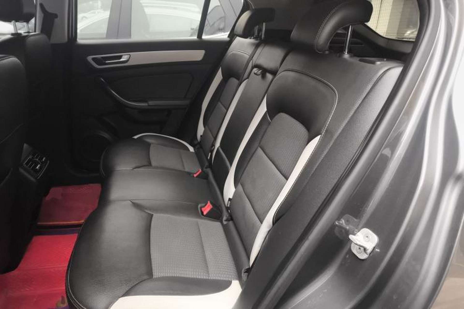 Used Qoros 5 2018 Revised 1.6T Automatic Luxury Version Interior 4