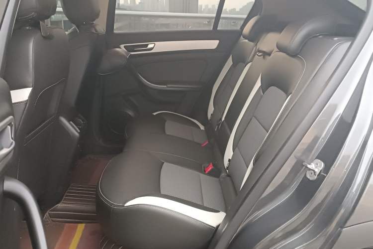 Used Qoros 5 2018 1.6T Automatic Prestige Model Interior 4