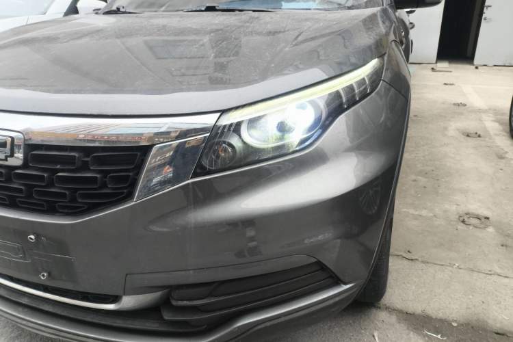Used Qoros 5 2018 Revised 1.6T Automatic Luxury Version Left Front Headlight