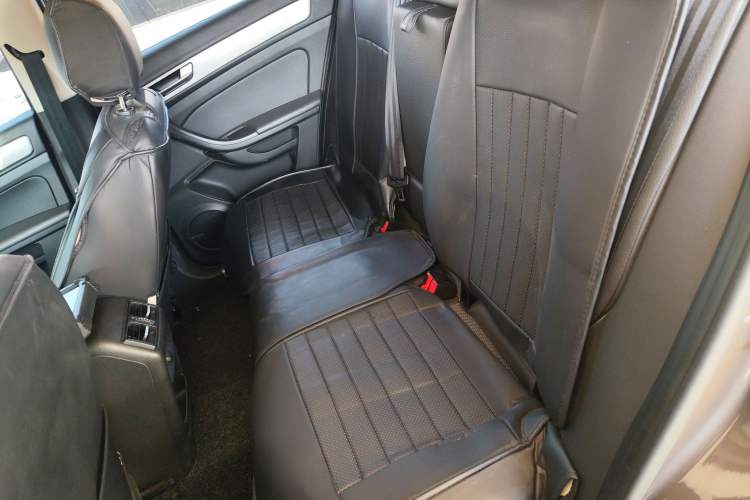Used Qoros 5 2018 Revised 1.6T Automatic Luxury Version Left Rear Seat
