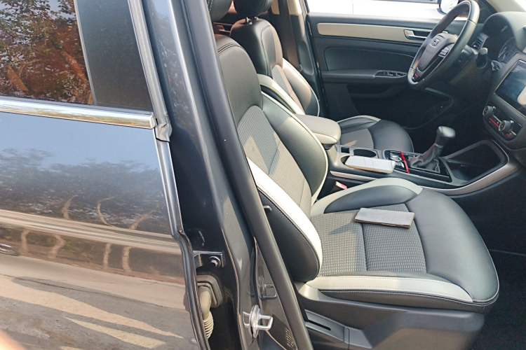 Used Qoros 5 2018 Revised 1.6T Automatic Luxury Version Right Front Seat
