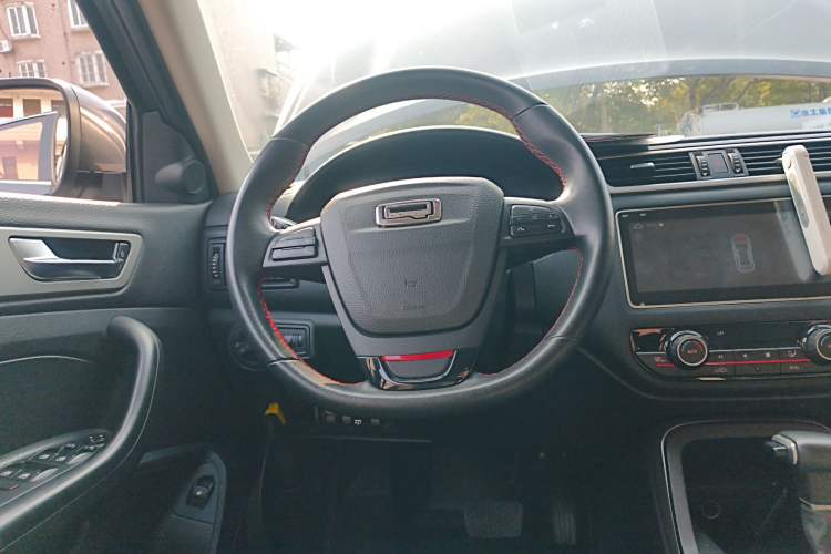 Used Qoros 5 2018 Revised 1.6T Automatic Luxury Version Steering Wheel
