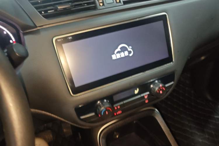 Used Qoros 5 2018 Revised Version 1.6T Automatic Leading Edition Audio And AC Panel