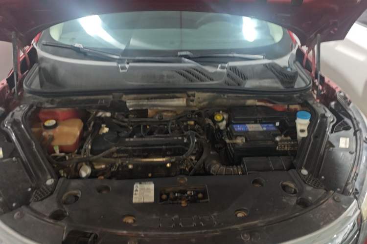 Used Qoros 5 2018 Revised Version 1.6T Automatic Leading Edition Engine Bay