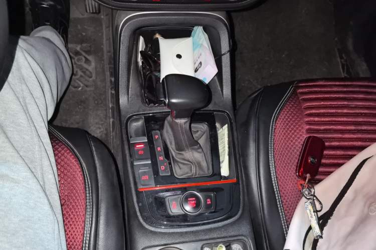 Used Qoros 5 2018 1.6T Automatic Prestige Model Gear Lever
