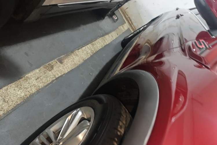 Used Qoros 5 2018 Revised Version 1.6T Automatic Leading Edition Right Side Sill