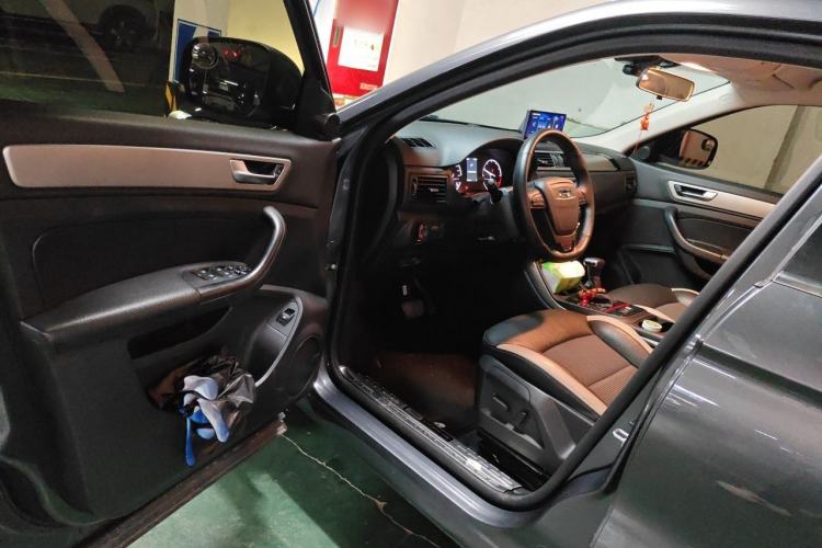 Used Qoros 5 2018 1.6T Automatic Prestige Model Driver Seat