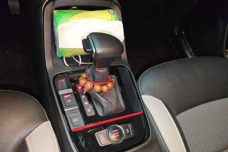 Used Qoros 5 2018 1.6T Automatic Prestige Model Gear Lever