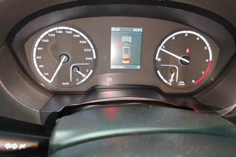 Used Qoros 5 2018 1.6T Automatic Prestige Model Odometer Close Up