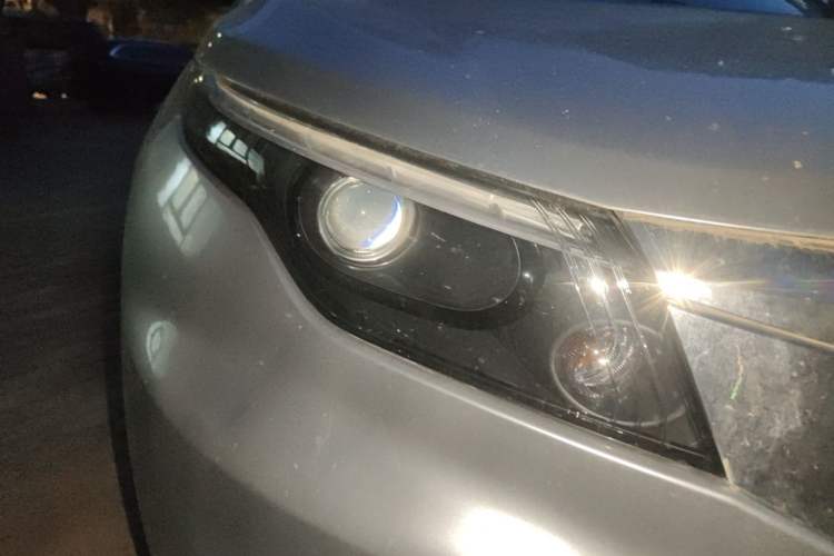 Used Qoros 5 2018 Revised Version 1.6T Automatic Leading Edition Right Front Headlight