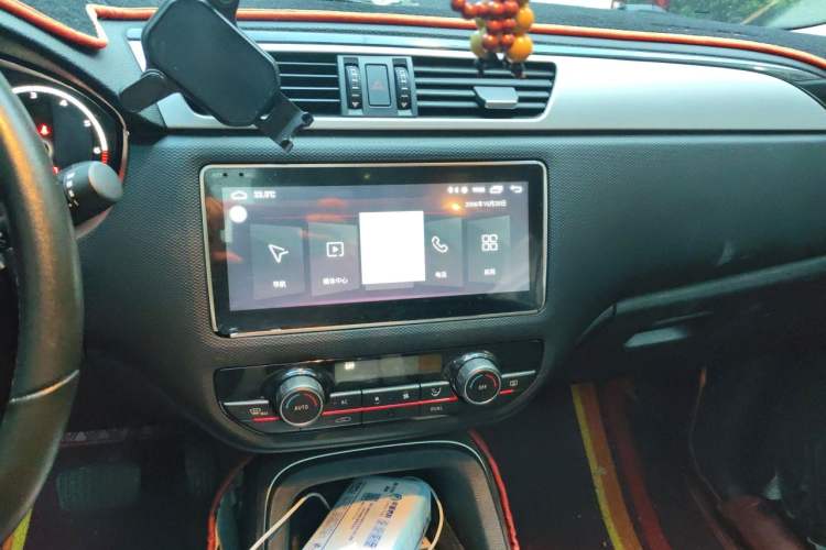 Used Qoros 5 2018 Revised 1.6T Automatic Luxury Version Audio And AC Panel