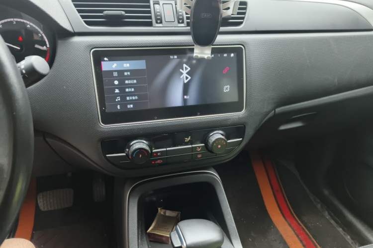 Used Qoros 5 2018 Revised Version 1.6T Automatic Leading Edition Audio And AC Panel