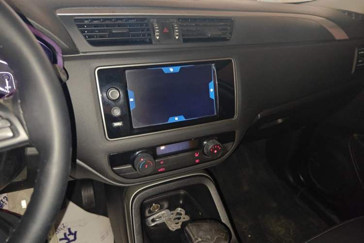 Used Qoros 5 2018 1.6T Automatic Leading Model Audio And AC Panel
