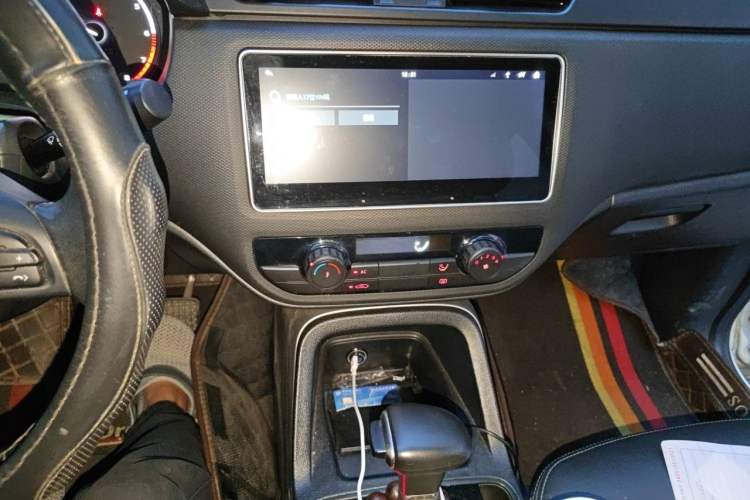 Used Qoros 5 2018 Revised Version 1.6T Automatic Leading Edition Audio And AC Panel