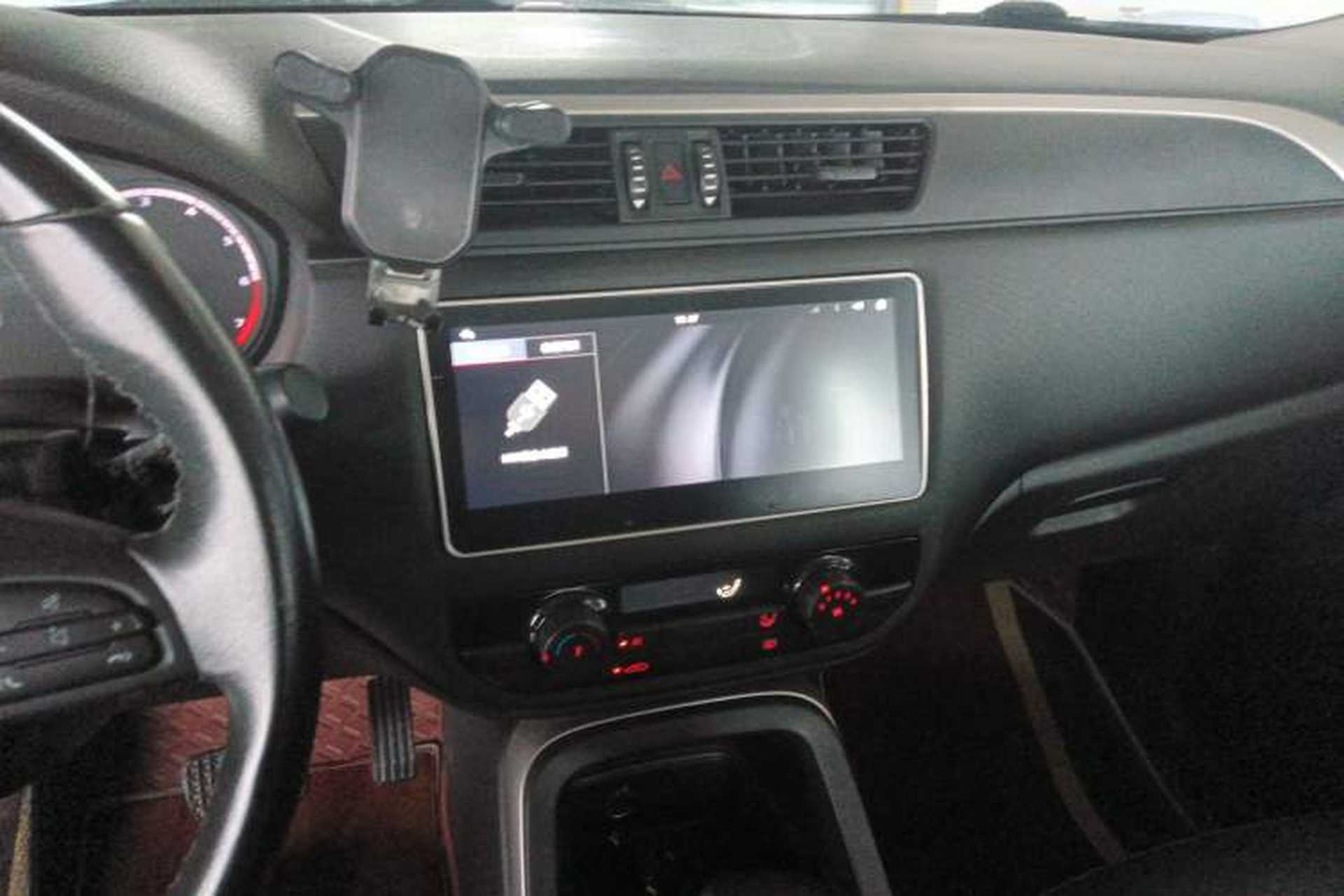 Used Qoros 5 2018 Revised Version 1.6T Automatic Leading Edition Audio And AC Panel