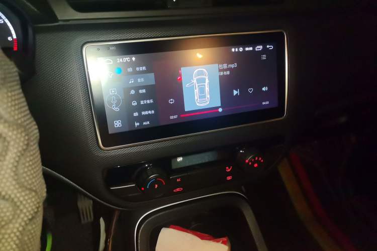 Used Qoros 5 2018 Revised Version 1.6T Automatic Leading Edition Audio And AC Panel