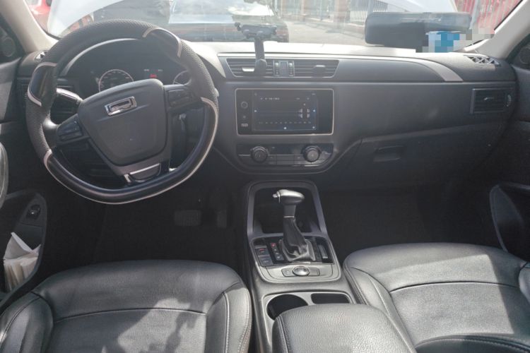 Used Qoros 5 2018 Revised Version 1.6T Automatic Leading Edition Center Console