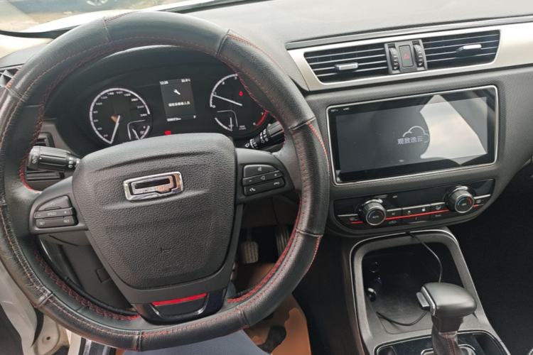 Used Qoros 5 2018 Revised 1.6T Automatic Luxury Version Center Console
